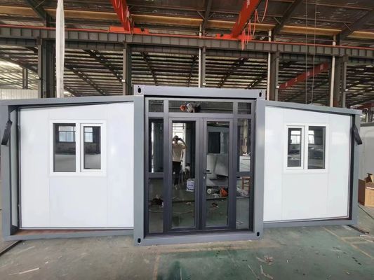 Khung thép galvanized 40ft Container mở rộng Nhà với ống nước sẵn sàng và Bảng tường tấm thép màu EPS T65mm