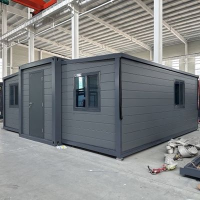 Nhà container gập với mái bằng vật liệu xây dựng xanh và hệ thống thông gió tự nhiên