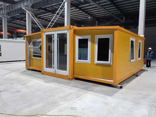 Nhà chứa có tầng gỗ dán và tường bảng sandwich EPS